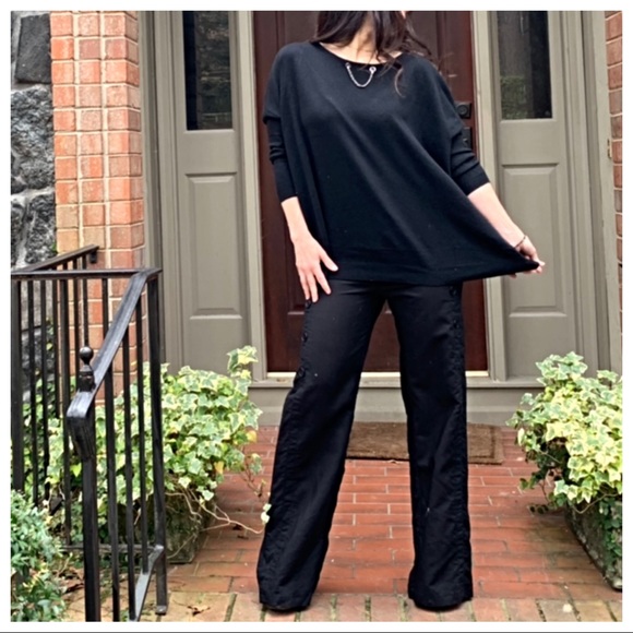 ✨LAST ONE✨Paris black loose fit sweater - Picture 6 of 8